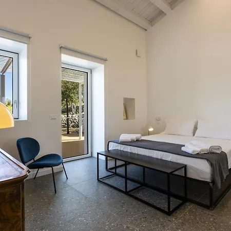 Laura - Isulatravel Villa *